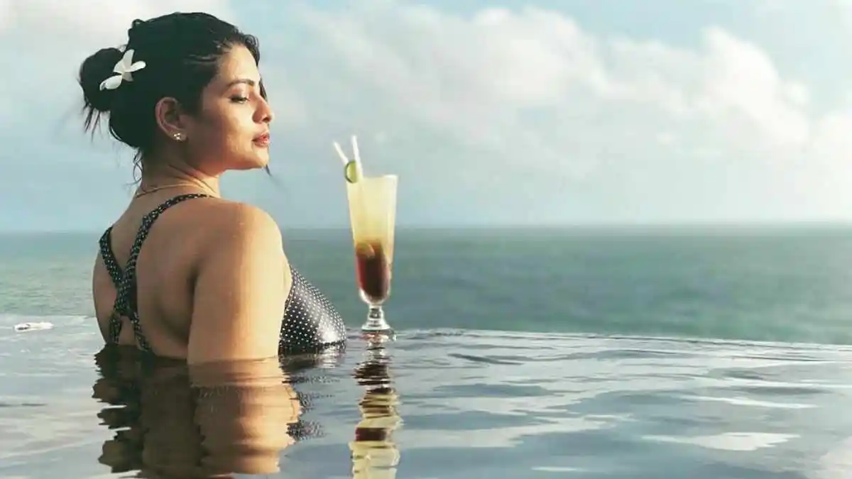 Maheshwari Chanakyan Hot Photos, Seductive Pictures, Sizzling Photoshoots & Bikini Images