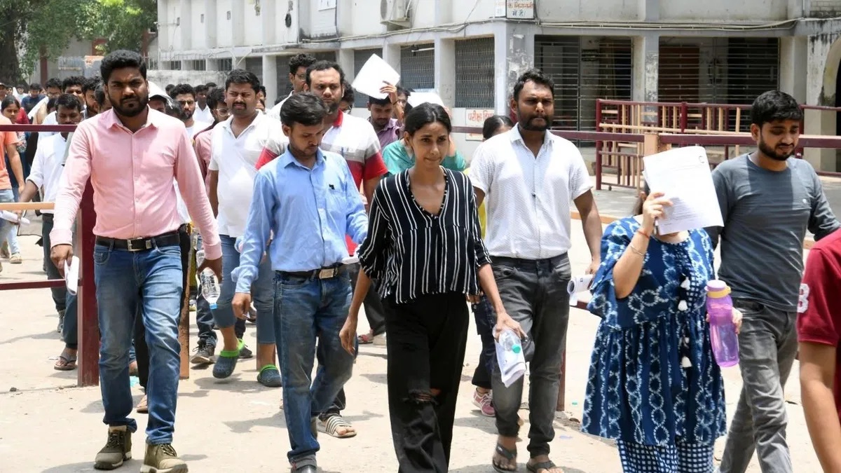 RRB தேர்வு திடீர் ரத்து: தமிழக இளைஞர்கள் அதிர்ச்சி