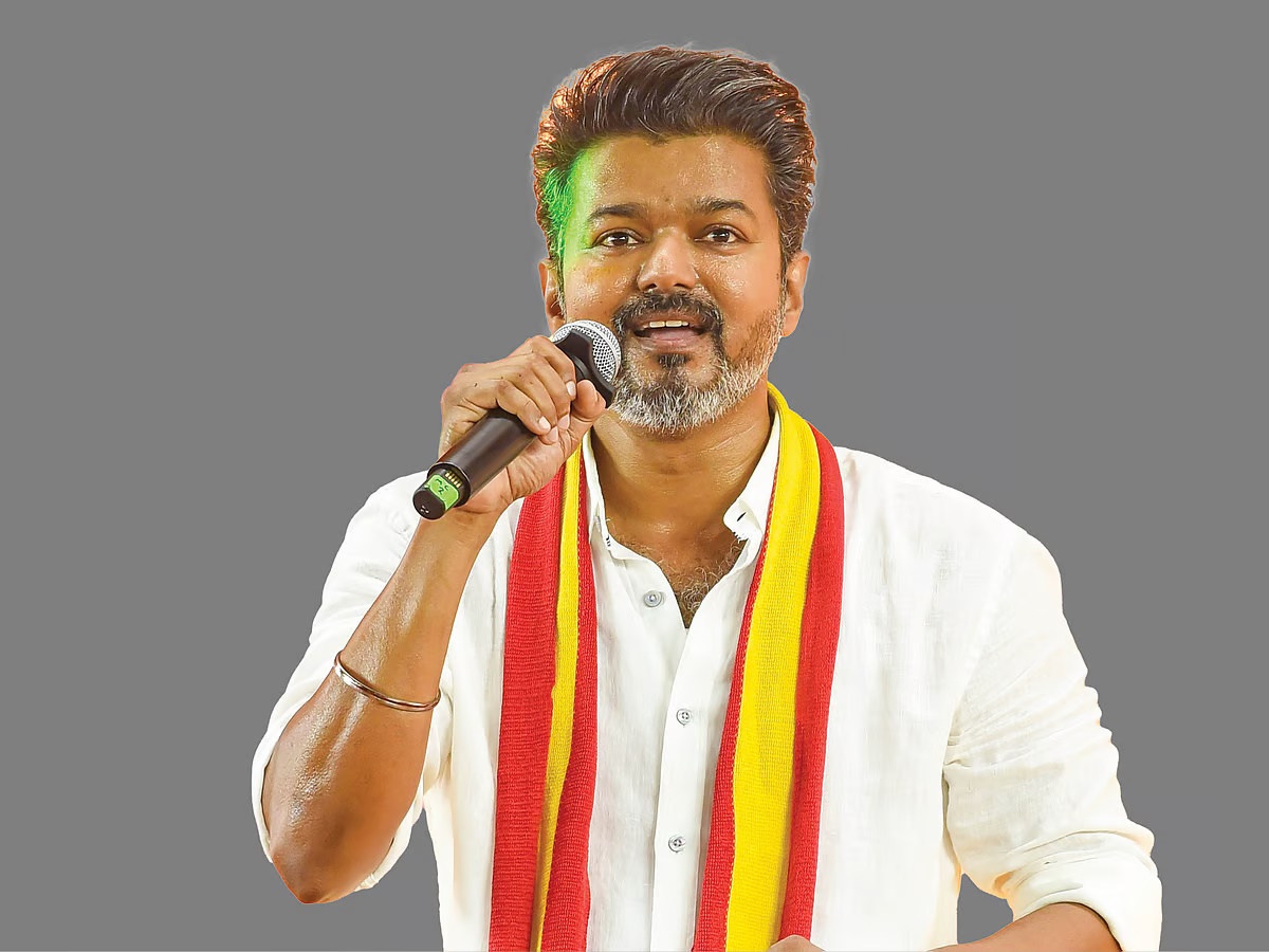 முழுநேர அரசியலில் இறங்கும் விஜய்